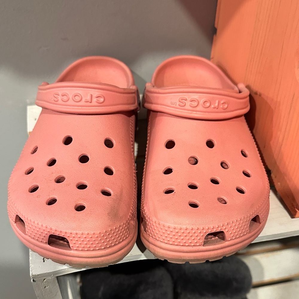 Women’s crocs